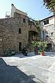 Lorenzo's House, Poggi