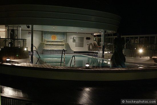 MS Finnmarken - Pool area on aft deck
